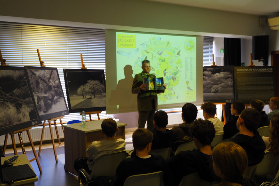 4. Otwarcie wystawy Drzewa w Gminnym Centrum Kultury w Rozprzy 26.02.2026